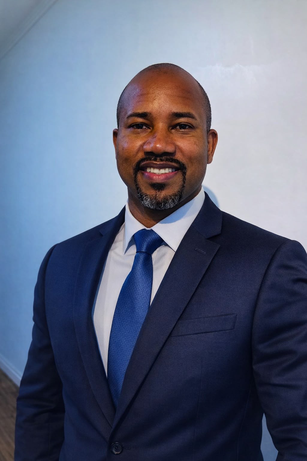 Dennis Malhão, consultor especializado em planos de saúde Samel